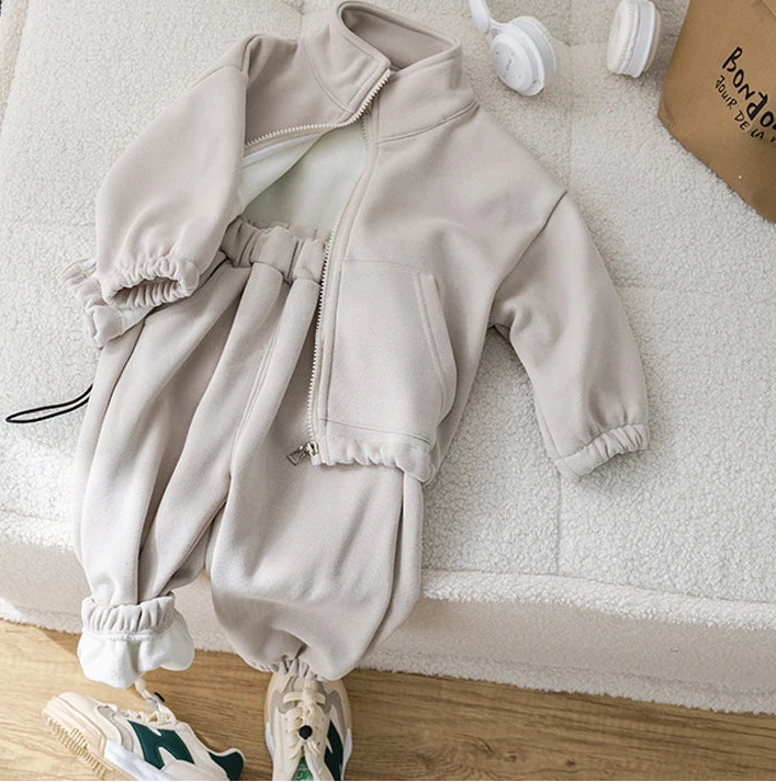 חליפת בייסיק פרימיום